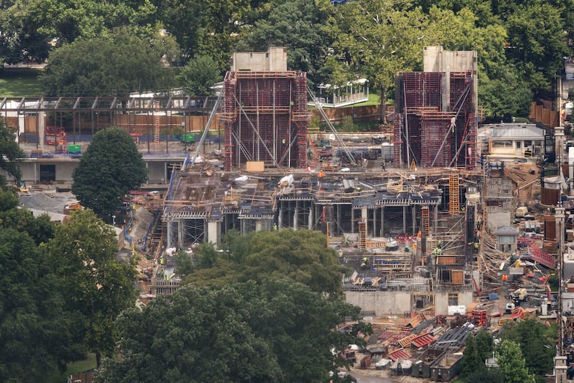 Las obras de construcción del salón de baile de la Casa Blanca continúan el miércoles 5 de agosto de 2026 en la Casa Blanca en Washington. (Foto AP/Tierney L. Cross)