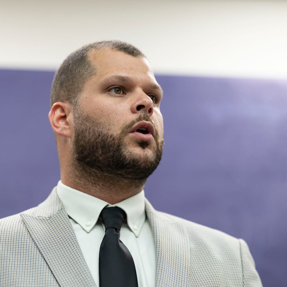 Juan Rosario Hernández, jefe de la Administración de Vivienda Pública.