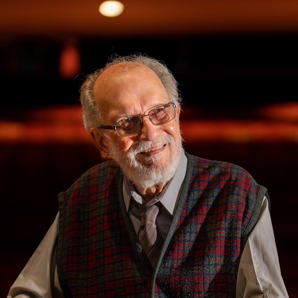 2024/08/09
Flash: Jacobo Morales
GFR Media
En esta foto: Jacobo Morales, actor y poeta puertorriqueño, tomando el papel de Fred para la obra teatral Elsa y Fred a sus 90 años.