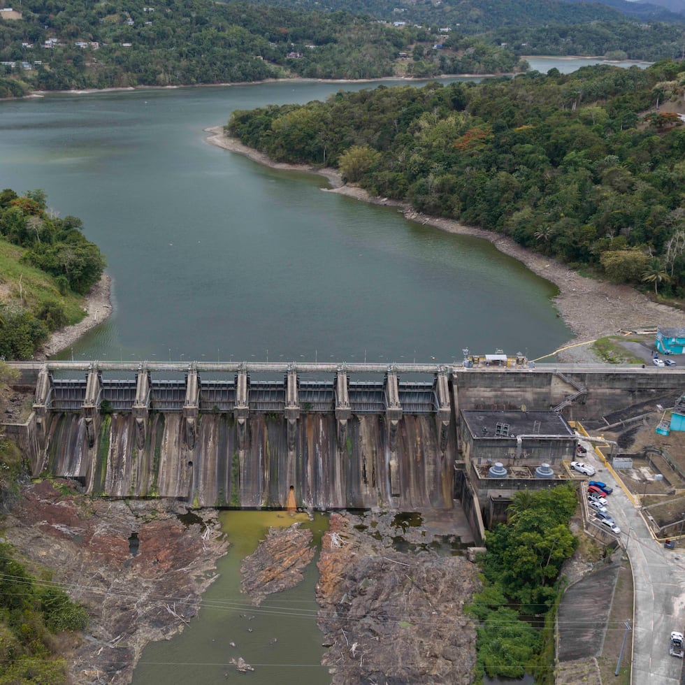 El plan de racionamiento afecta a la población que recibe agua de la represa Carraízo.