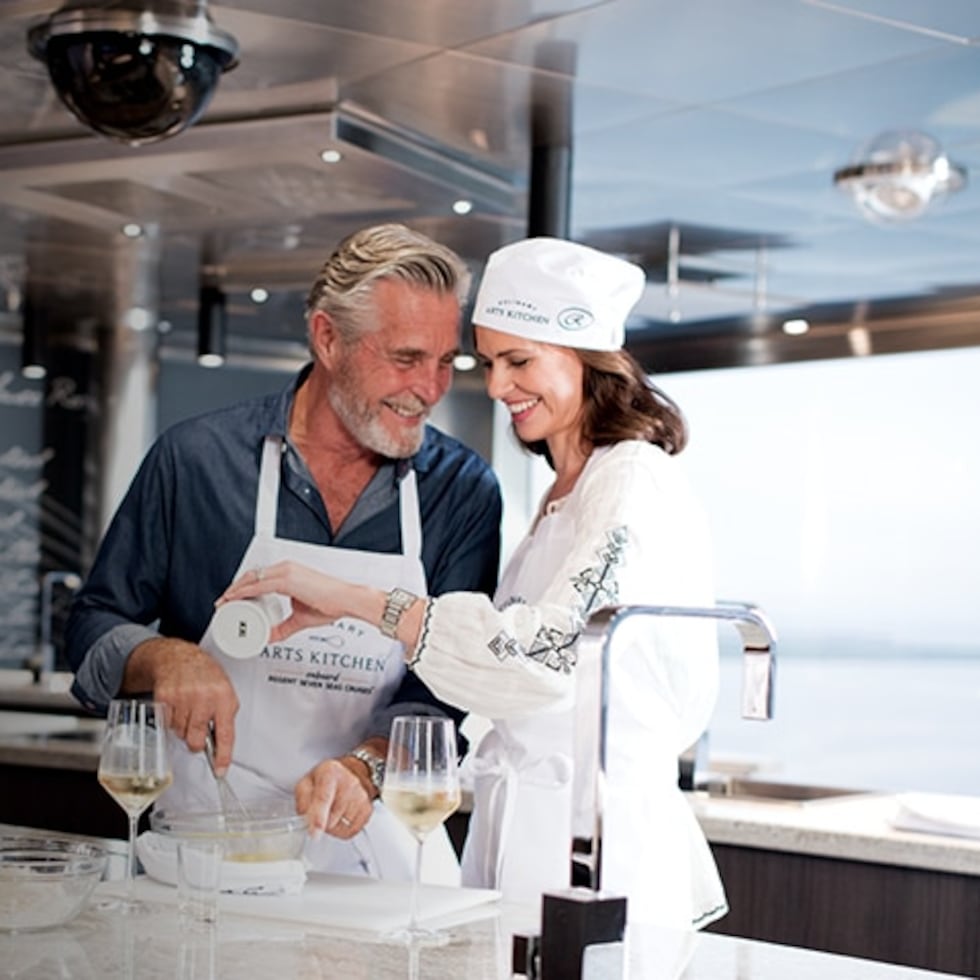 Algunos cruceros, como el Regent Seven Seas Grandeur, ofrecen clases de cocina mientras está en altamar.