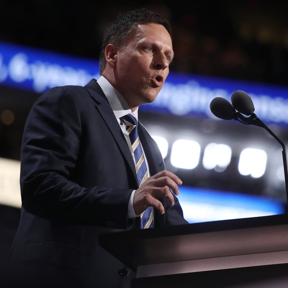 La jefa del partido de derecha español llegó a México el mes pasado a incitar reyertas con el gobierno de centro izquierda y el billonario Peter Thiel, quien le metió millones a la campaña de Trump y Vance (a quien empleaba y sigue aconsejando) se acaba de mudar a Argentina, destaca Joaki Monserrate.