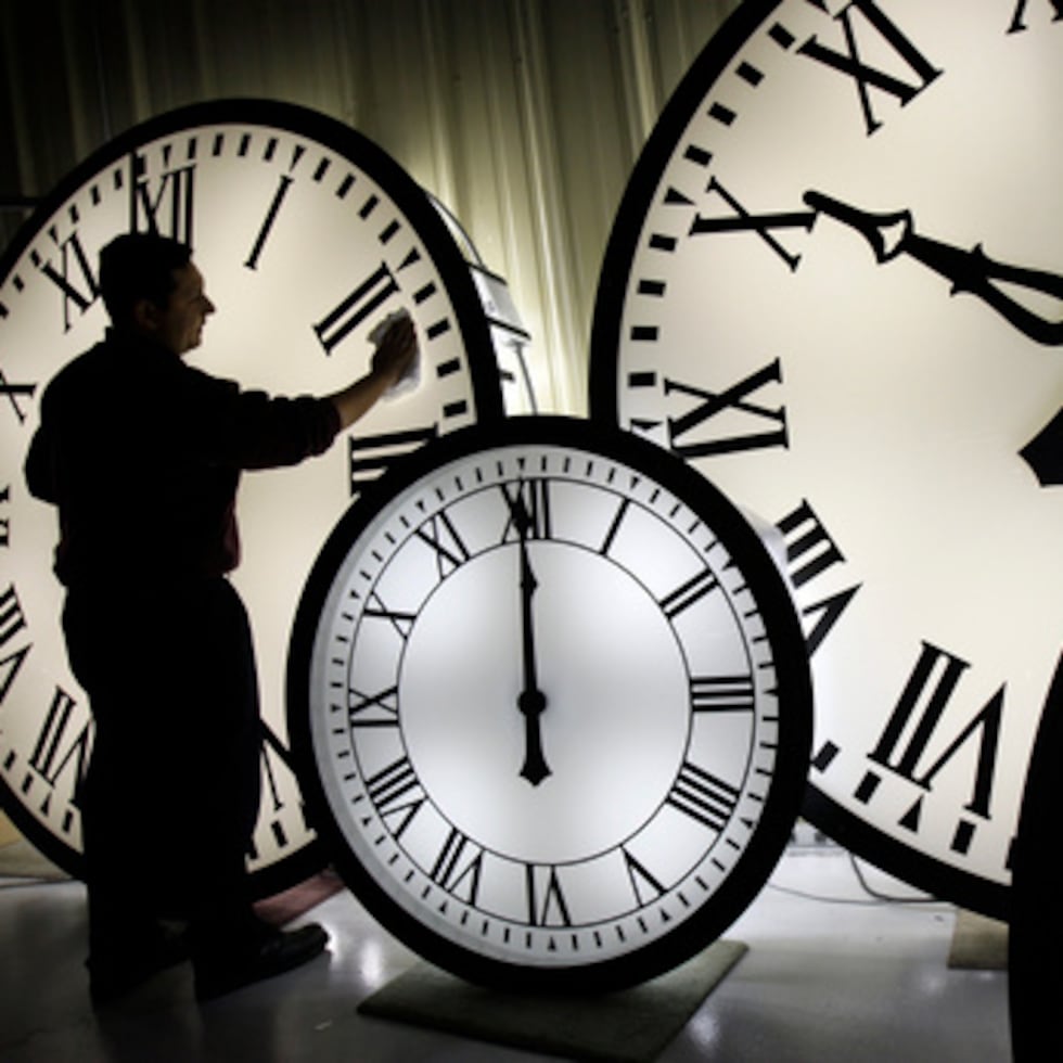 La modificación se realizará a las 2:00 a.m., cuando los relojes volverán a marcar la 1:00 a.m. Sin embargo, no todos los estados y territorios participan en este ajuste.
