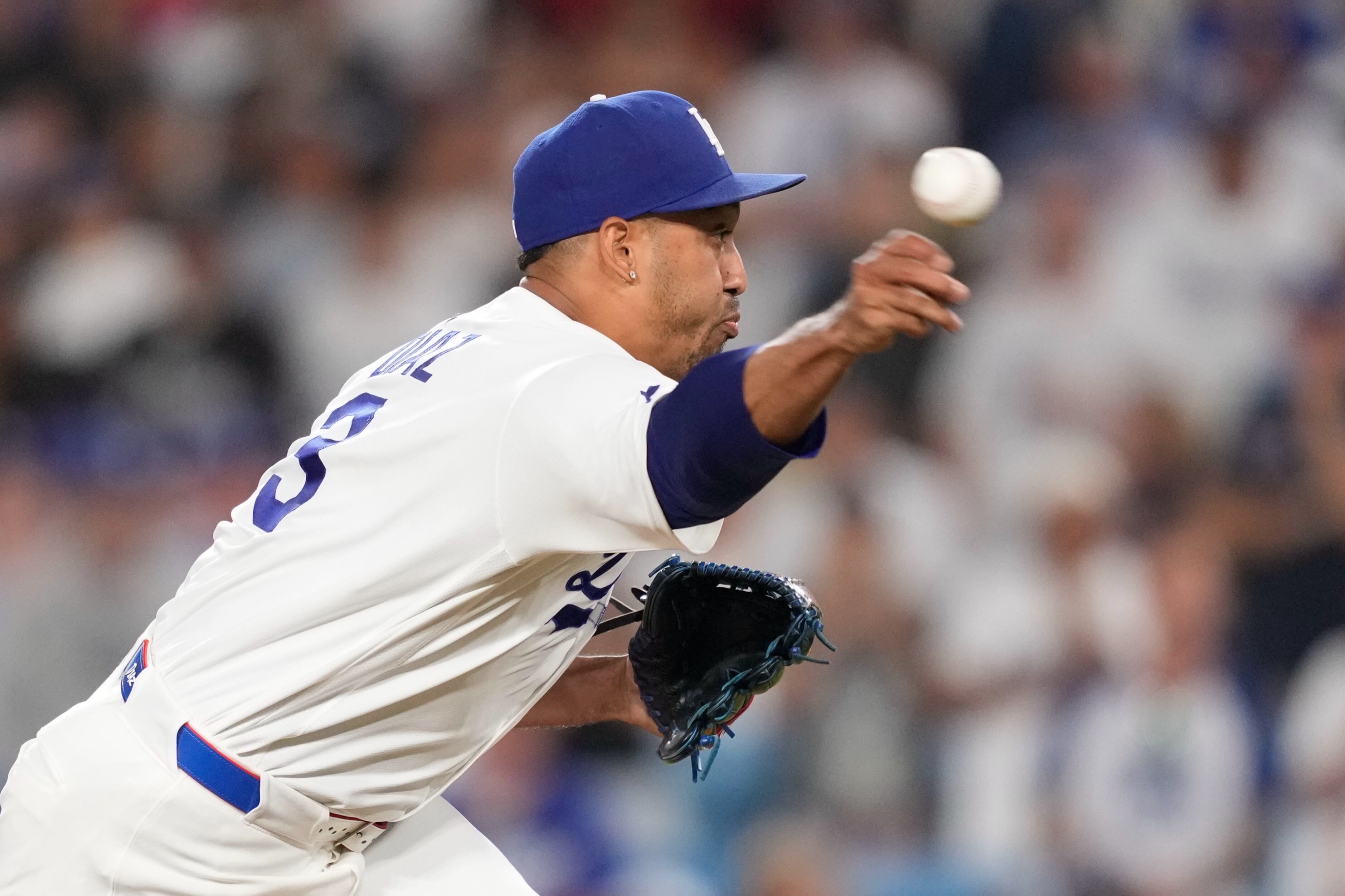 Imagen de la cobertura de: Edwin “Sugar” Díaz enlaza dos salidas sin carreras tras volver con los Dodgers