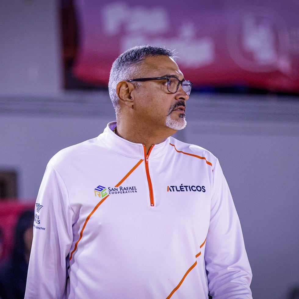 Eddie Casiano, dirigente de los Atléticos, tuvo la oportunidad de jugar con los Leones de Ponce.