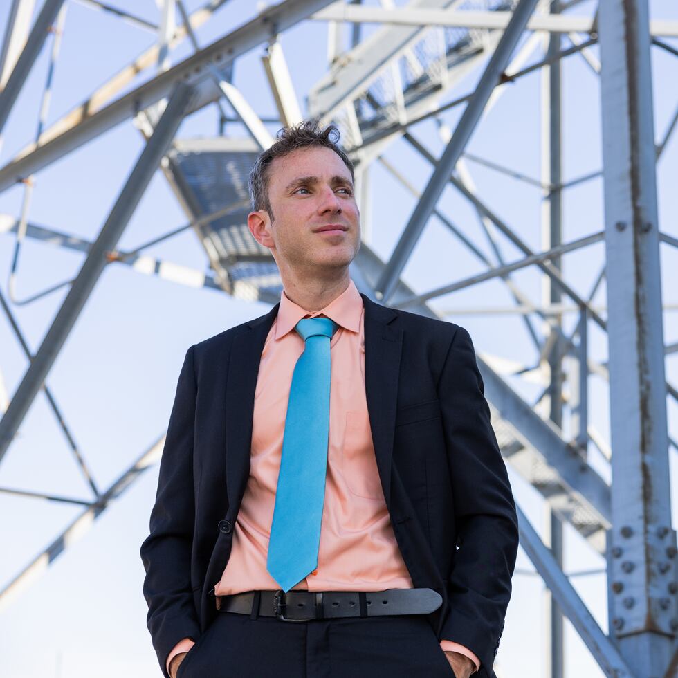 El trabajo cientítico del puertorriqueño Angel Francisco Adames Corraliza, profesor de la Universidad de Wisconsin, fue reconocido por la Fundación MacArthur.