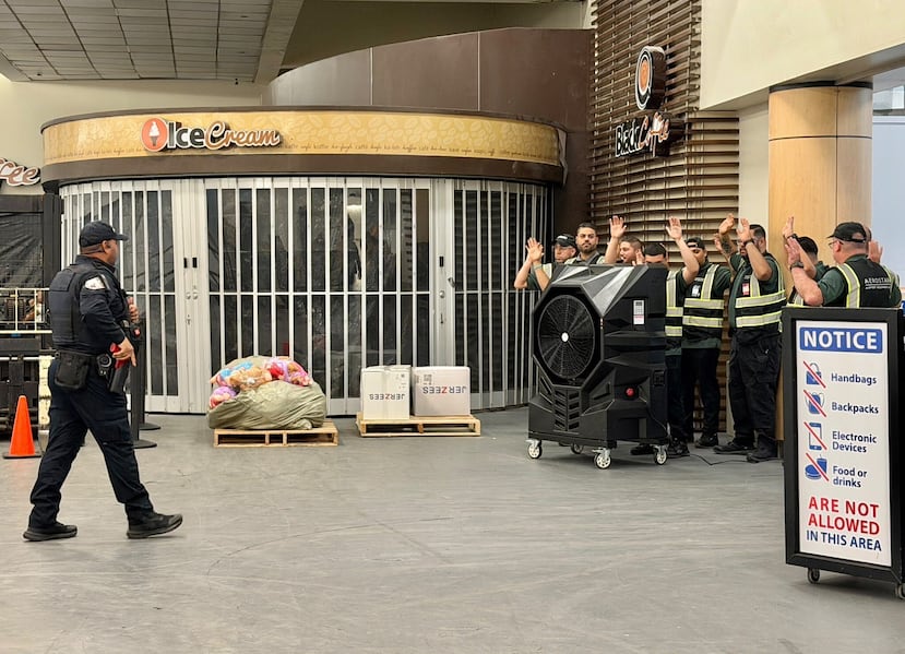 La simulación incluyó un escenario de tirador activo, una amenaza de artefacto explosivo improvisado y una amenaza interna.
