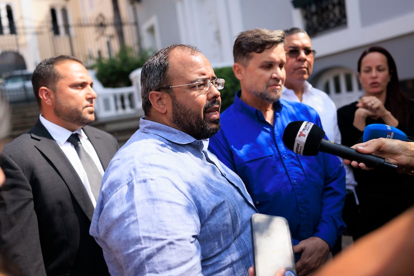 Concluido el mensaje, solo Colón, Rivera Berríos, Ramos Parés y Quiles dieron expresiones a la prensa, elogiando la labor de Domenech y García.