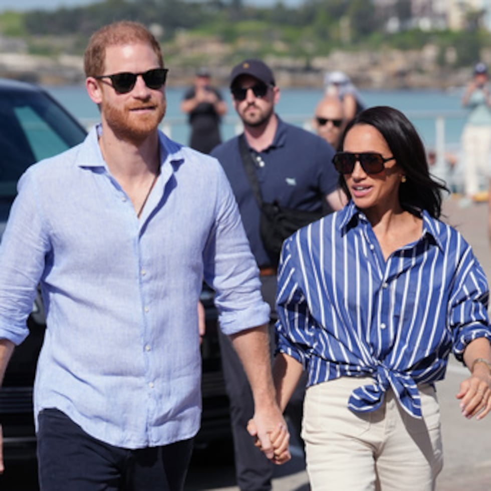 ARCHIVO - El príncipe Harry y Meghan, duque y duquesa de Sussex, llegan a un acto durante una visita a Bondi Beach, Australia, el 17 de abril de 2026. (Jonathan Brady/Foto de Pool vía AP, archivo)