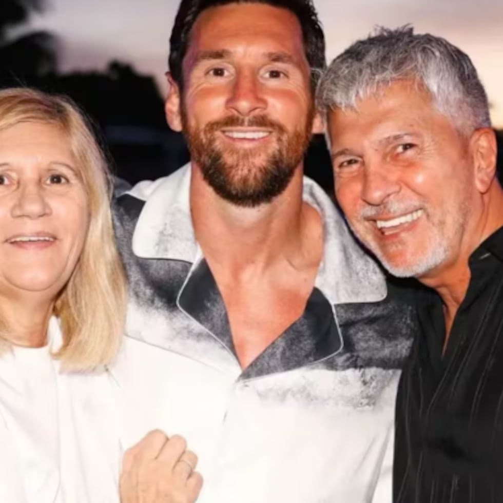 En la fotografía, Celia, Lionel y Jorge Messi.