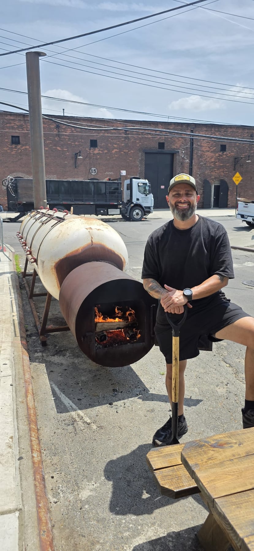 El pitmaster adoptó su forma de cocción durante su proceso de aprendizaje y su visita en Texas.