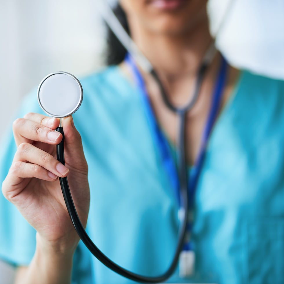 El Nurse Practitioner es un profesional de enfermería con preparación graduada, entrenamiento clínico avanzado y certificación nacional, escribe Alejandro Acety.