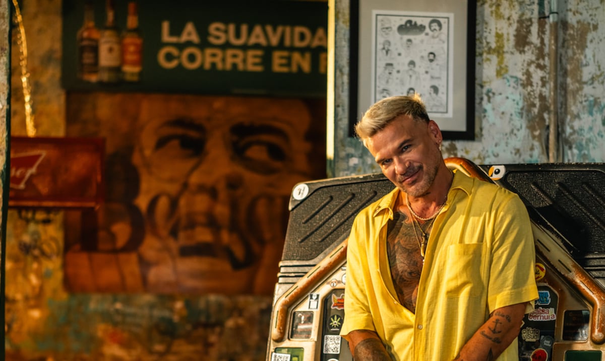 Pedro Capó presenta "Fulanito", álbum de ritmos puertorriqueños que refleja su regreso a la isla