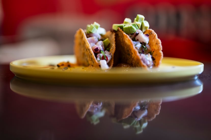 Tacos de bacalaítos con ceviche del restaurante Chocobar Cortés.