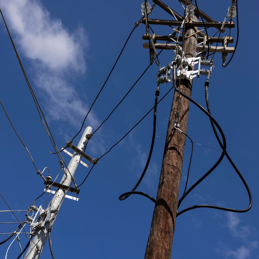 Al momento, el sistema tiene 58% de los interruptores de distribución fuera de ciclo, 62% de los transformadores con mantenimiento vencido, 48% de los interruptores de transmisión fuera de ciclo y 66% de los “tap chargers” fuera de mantenimiento.