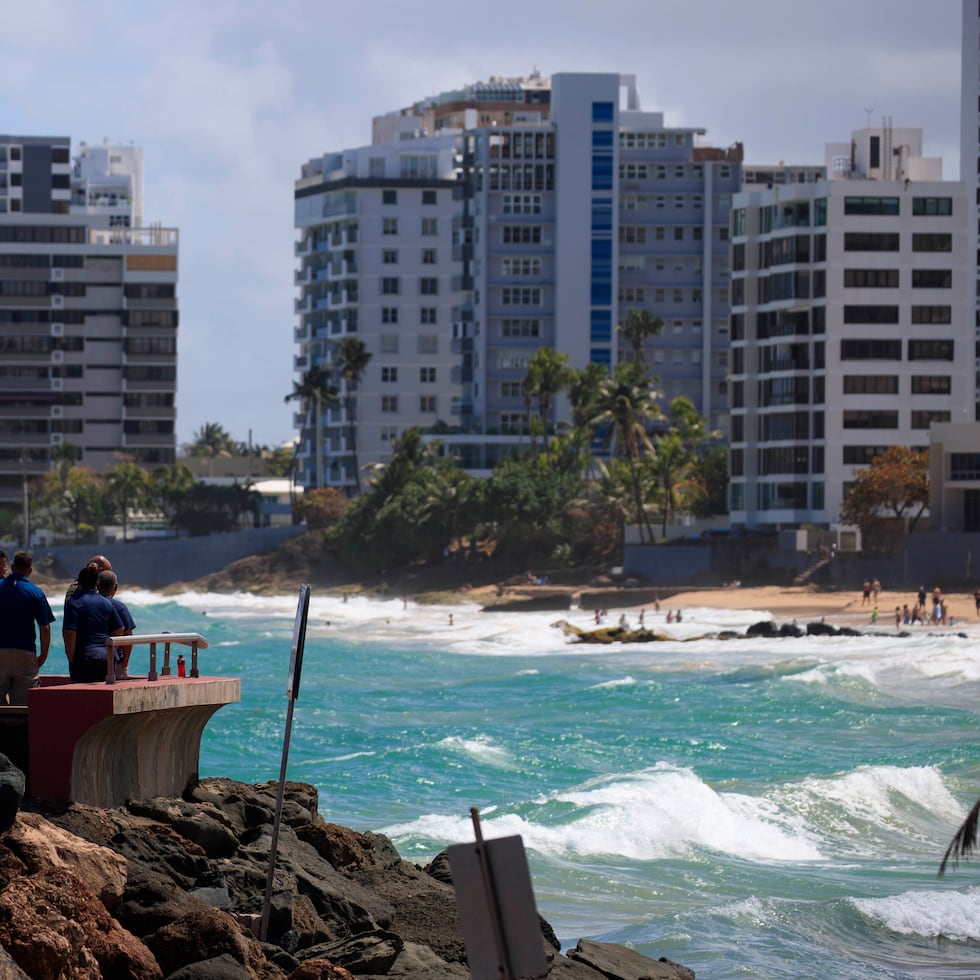 The hotels that reported problems with the drinking water supply were referred to the Puerto Rico Tourism Company, which is supplying the water.
