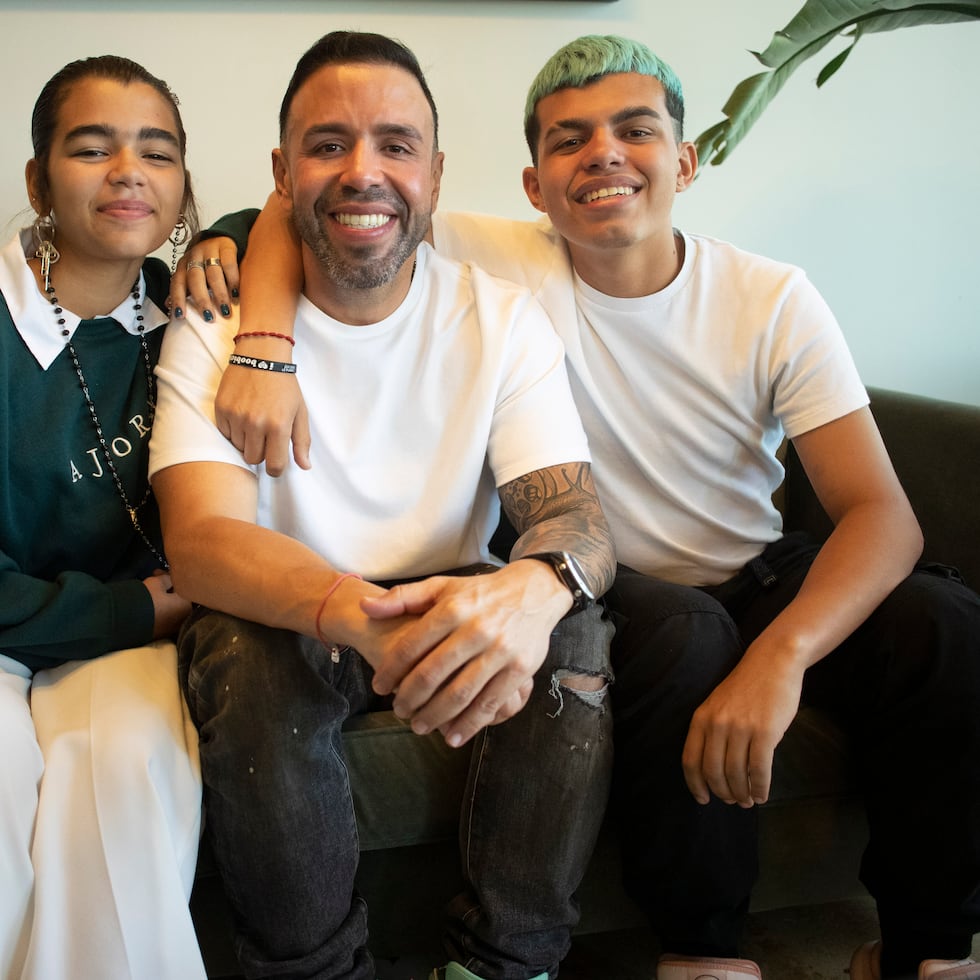 "Padre e hijo" lanzó el 16 de noviembre de 2024.