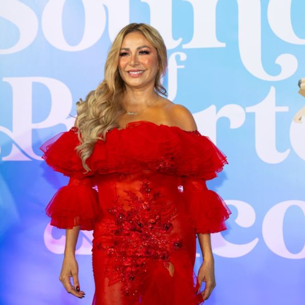 Cristina Eustace en la alfombra azul de "Objetivo Fama 2025".