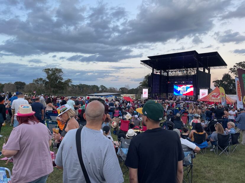 Parte del público que se dio cita desde temprano en la edición pasada.