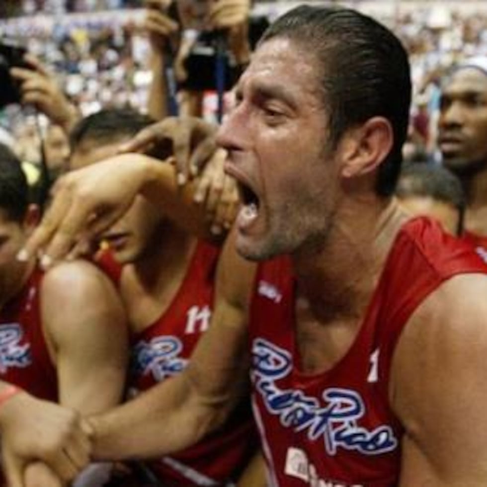 Como parte de su carrera internacional durante 24 años, José "Piculín" Ortiz fue pilar de la Selección Nacional por más de dos décadas, entre 1983 y 2004.