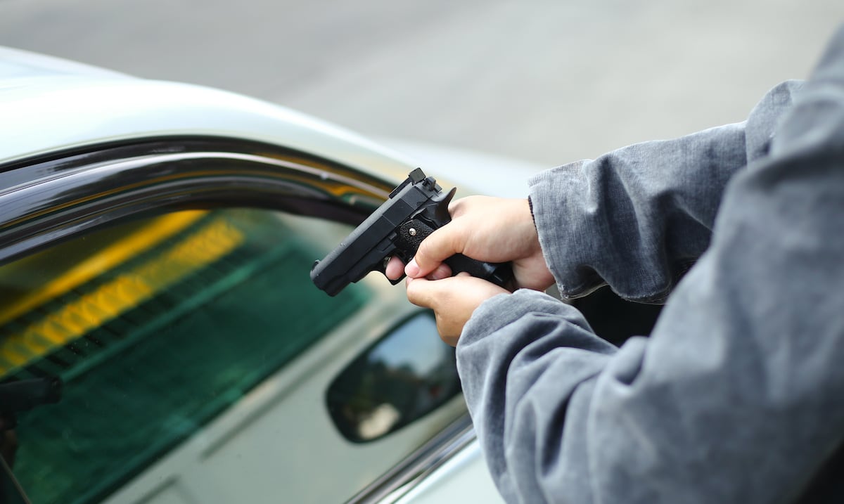Ocurrió bajo un puente: mujer es víctima de “carjacking” en Barceloneta