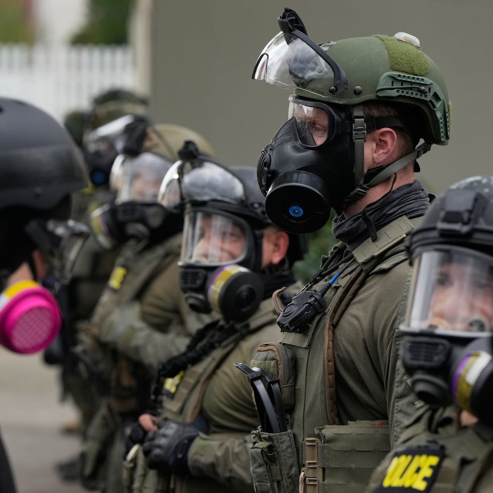 En la disputa sobre la Guardia Nacional, la jueza de distrito estadounidense April Perry afirmó no haber encontrado pruebas sustanciales de que se esté gestando un “peligro de rebelión” en Illinois durante la ofensiva migratoria de Trump.