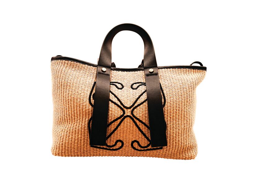 Disponible en Off-White, en el segundo nivel.