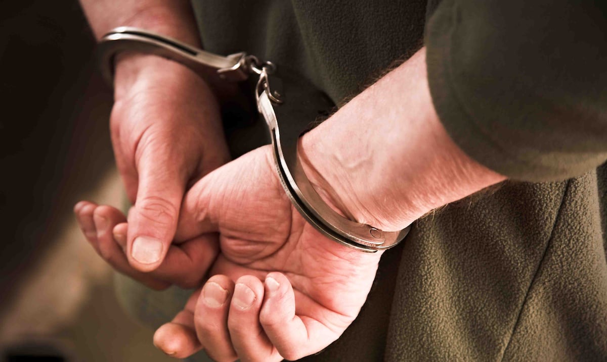 Arrestan hombre por maltrato agravado contra pareja embarazada en San Juan