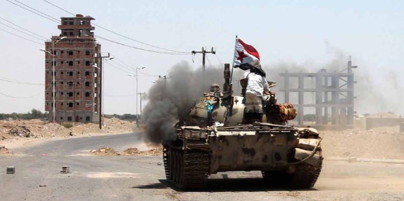 Miles de personas han muerto en la guerra civil en Yemen, conflicto que se estaba internacionalizando. (AFP / SALEH AL-OBEIDI)