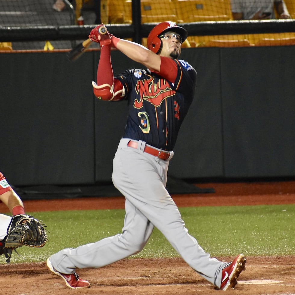 Jeffrey Dominguez, al bate en uniforme de los Mulos, dio positivo a anfetaminas.