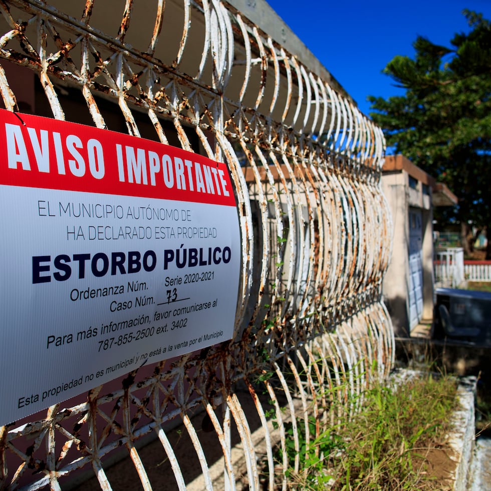 According to Castillo Pagán, public nuisances and vacant units could total 70,000.
