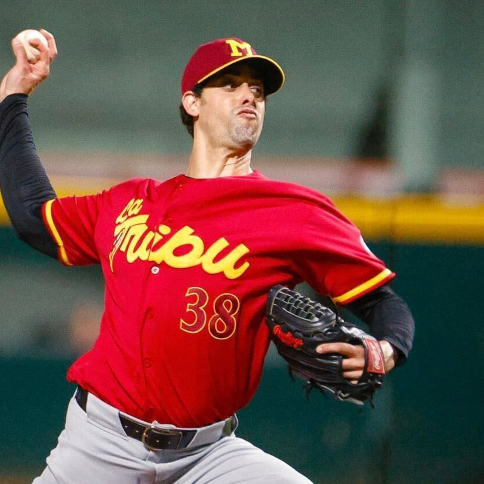 Jorge López, aquí con el uniforme de los Indios de Mayagüez, inició su carrera en las Grandes Ligas en 2015 con los Brewers de Milwaukee.