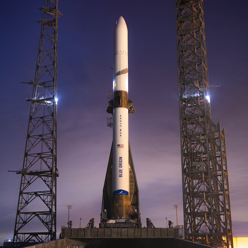 La compañía dijo en un comunicado que “pausará los vuelos del New Shepard por no menos de dos años”, con el fin de “acelerar aún más el desarrollo de las capacidades humanas lunares de la compañía”.