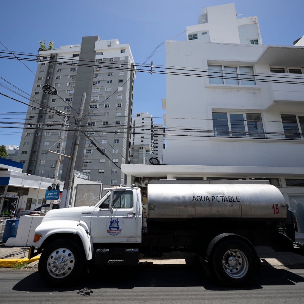 La operación de válvulas –conocida como “valvuleo”– es una técnica en la cual los operadores de un sistema de agua abren y cierran sectores de esa red mediante unas llaves instaladas cerca de tanques importantes.