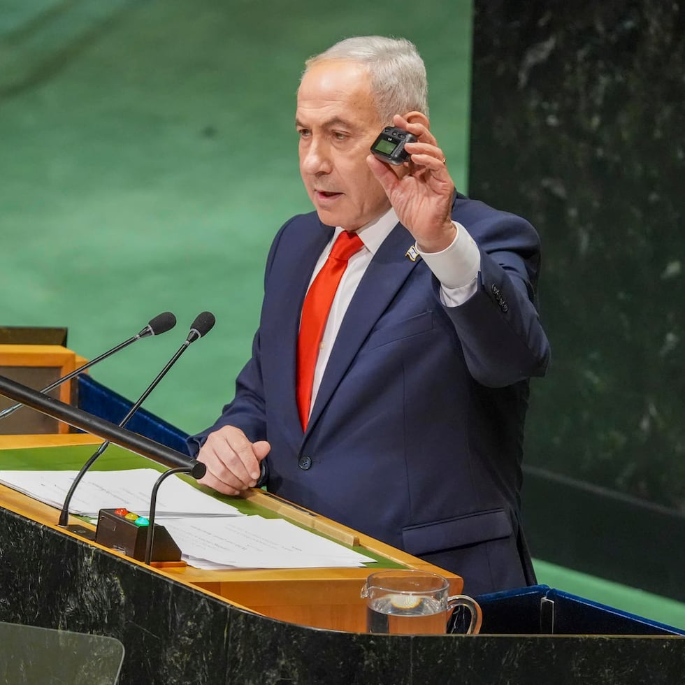 El primer ministro israelí, Benjamín Netanyahu, dijo este jueves ante la Asamblea General de la ONU que destruir las instalaciones nucleares de Irán fue "una de las decisiones más fáciles" que ha tomado.