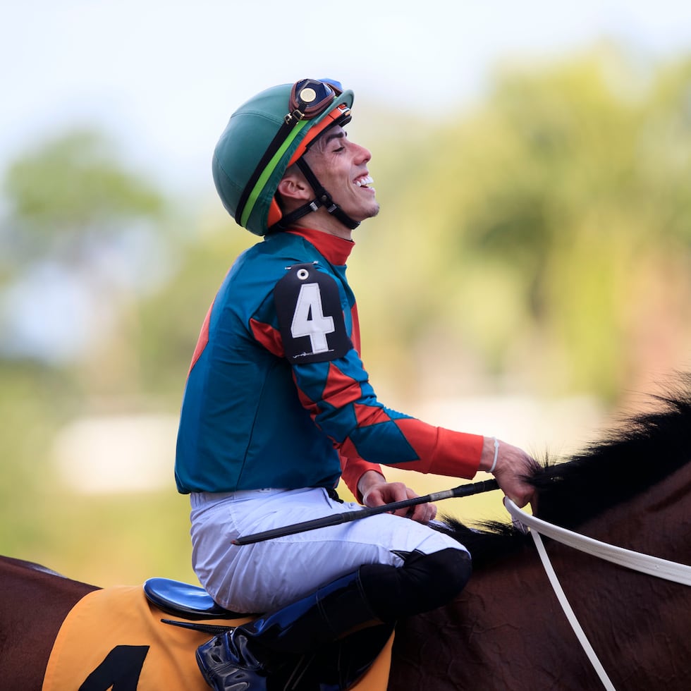 El jinete boricua Irad Ortiz analiza sus opciones rumbo al Kentucky Derby.