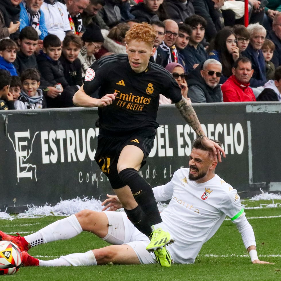 Jeremy de León durante su paso por el Real Madrid Castilla, filial del conjunto merengue en el fútbol español.