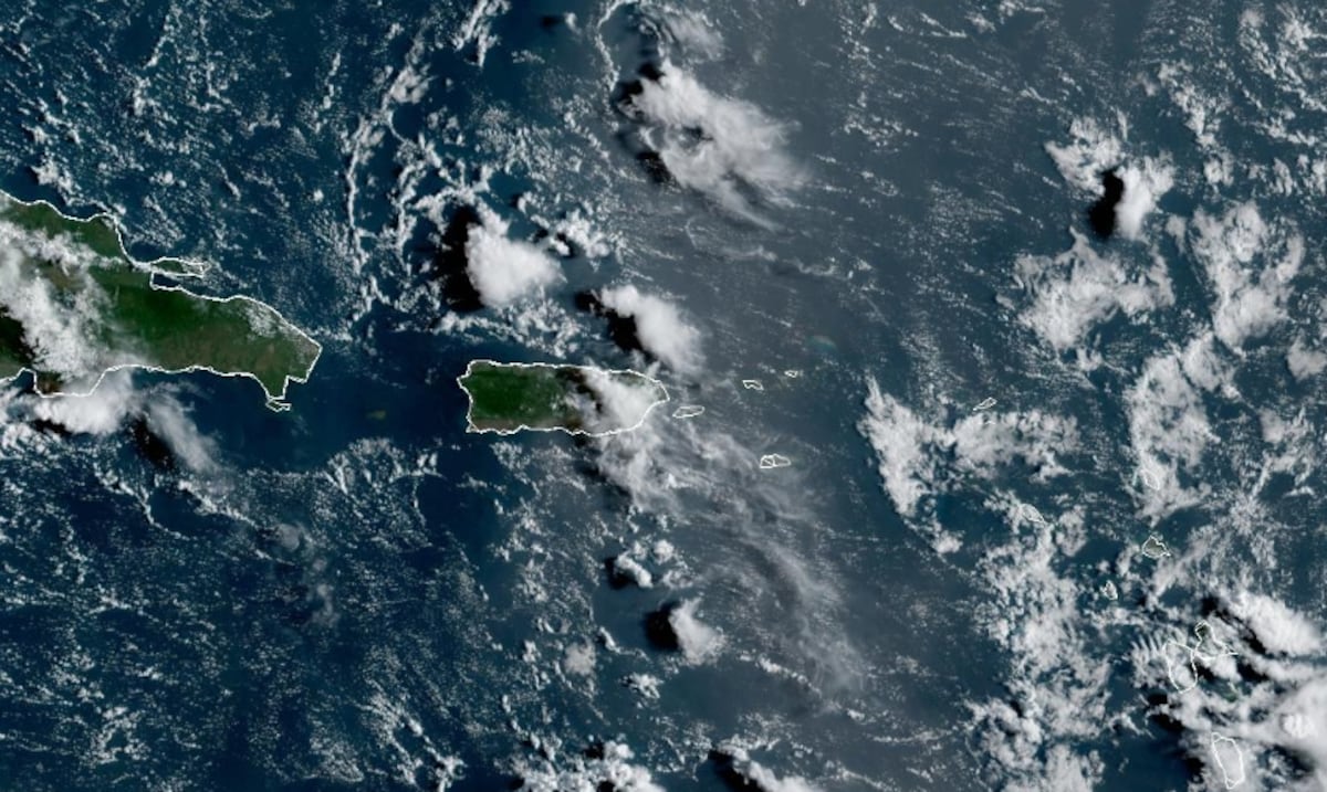 Dos ondas tropicales se acercan a Puerto Rico con mayor lluvia en la noche y madrugada