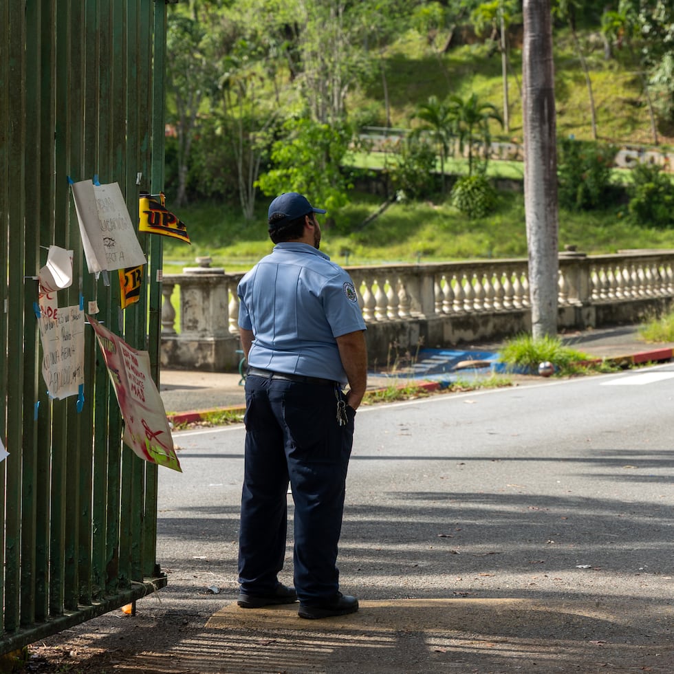 La Antillean Adventist University y el RUM acudieron ante las autoridades.