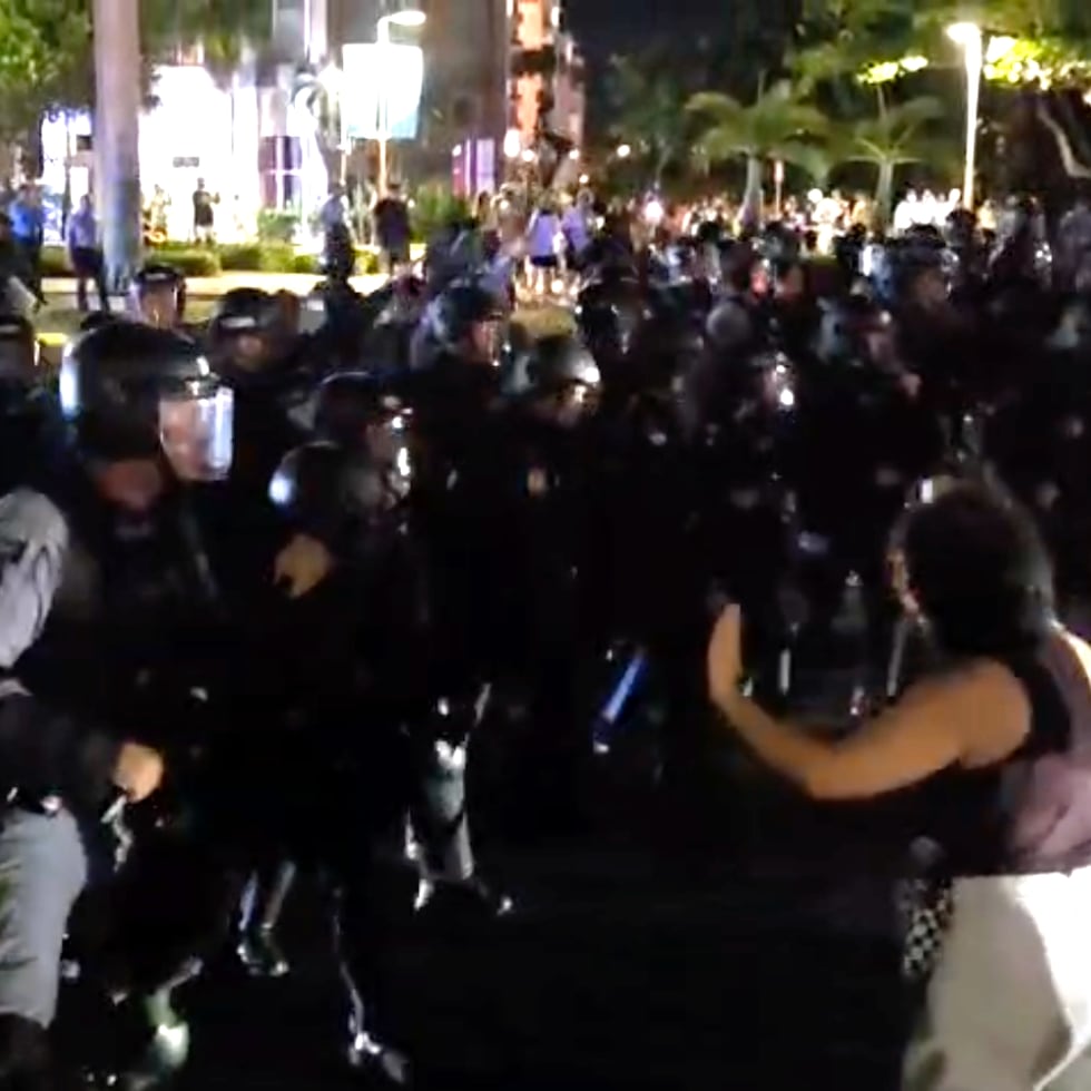 Durante la noche se registraron choques entre la Policía y manifestantes.