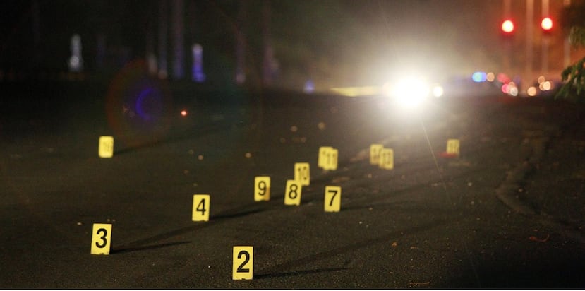 En la escena de la balacera en Loíza se ocuparon 37 casquillos de calibres .45, .40 y 9 milímetros. (GFR Media)