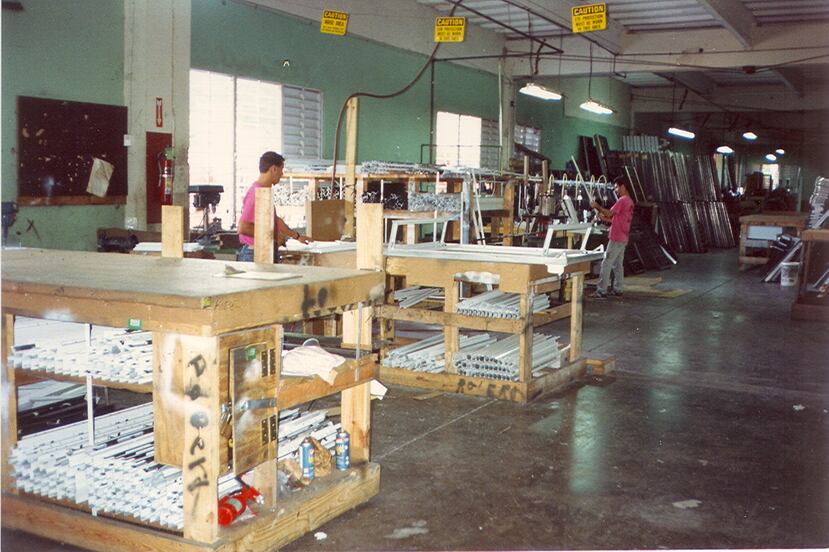 Planta de manufactura de ventanas.