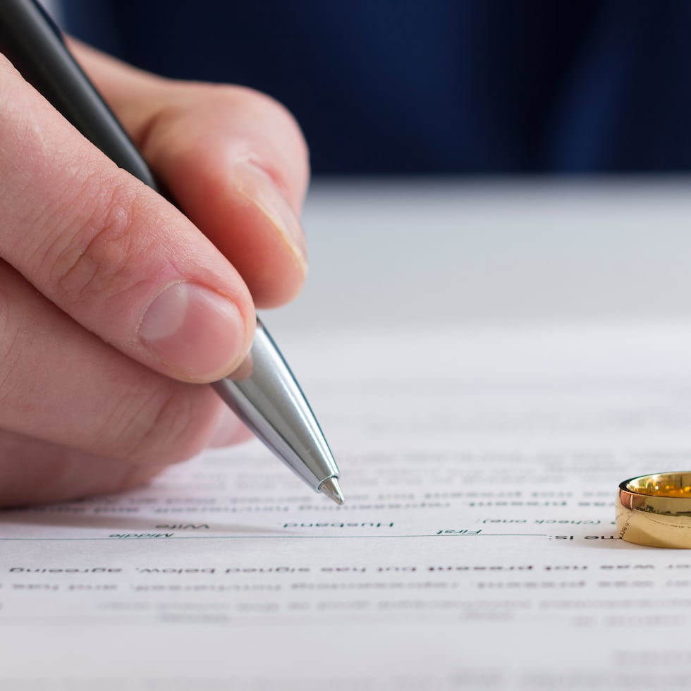 Las capitulaciones pueden firmarse antes o durante cualquier momento del matrimonio.