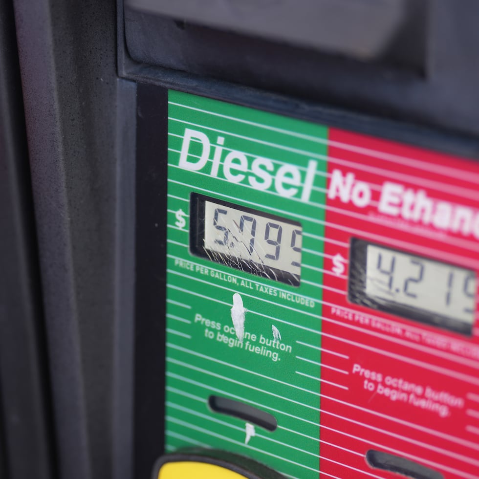 El promedio nacional del precio de un galón de diésel en Estados Unidos fue de $6.23, según la asociación automovilística AAA.