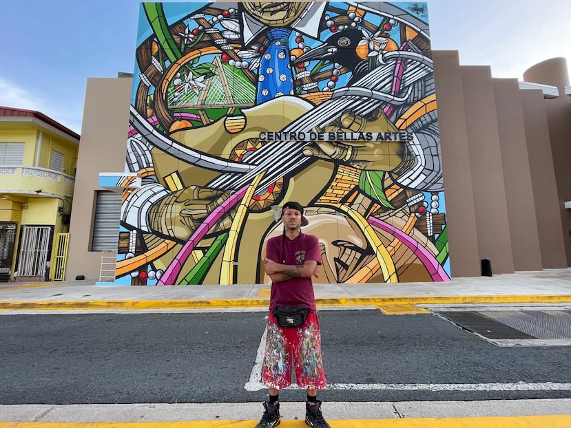 El artista puertorriqueño Don Rimx, creó un macro mural de 40 pies de alto en la fachada del Centro de Bellas Artes del municipio con motivo del bicentenario.