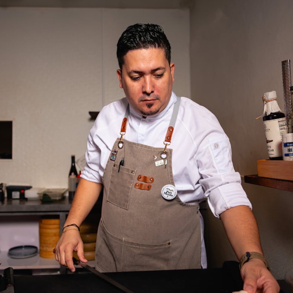 El chef Joerick Rivera y su restaurante Bakku es uno de los conceptos más nominado en los Premios Nacionales de Gastronomía celebrados por APUGA.