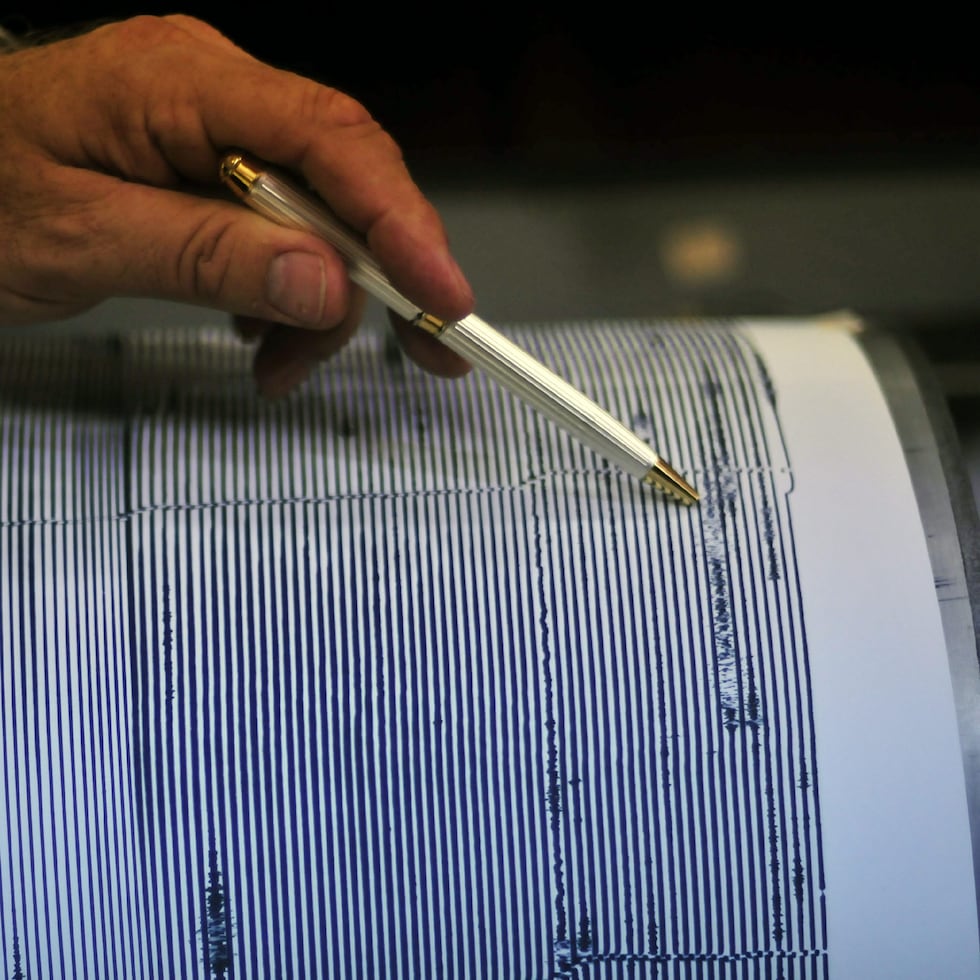 El epicentro se ubicó a 43 millas de profundidad, y no había informes inmediatos de daños generalizados o víctimas.