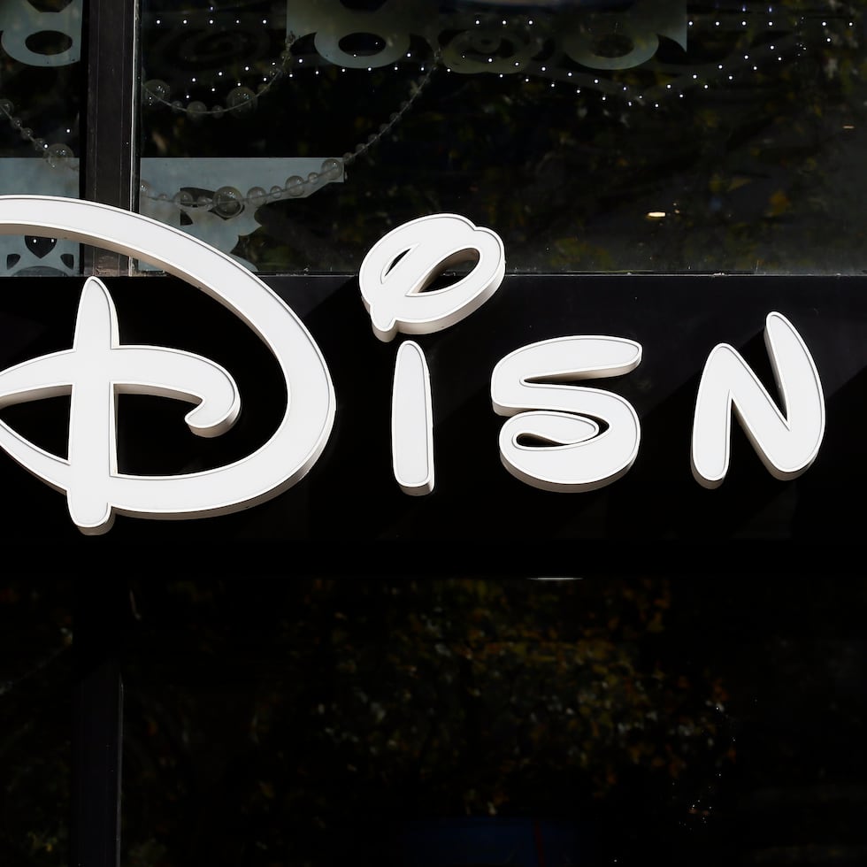 El acuerdo con OpenAI convierte a The Walt Disney Co. en el primer socio importante de licencias de contenido para Sora, que utiliza inteligencia artificial generativa para crear videos cortos.