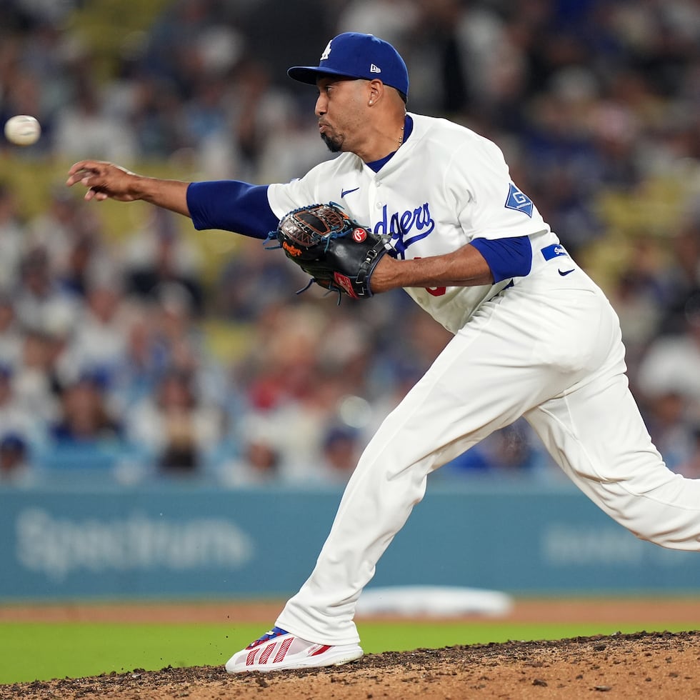 En 16 apariciones esta temporada, Edwin Díaz registra efectividad de 11.85 con los Dodgers.