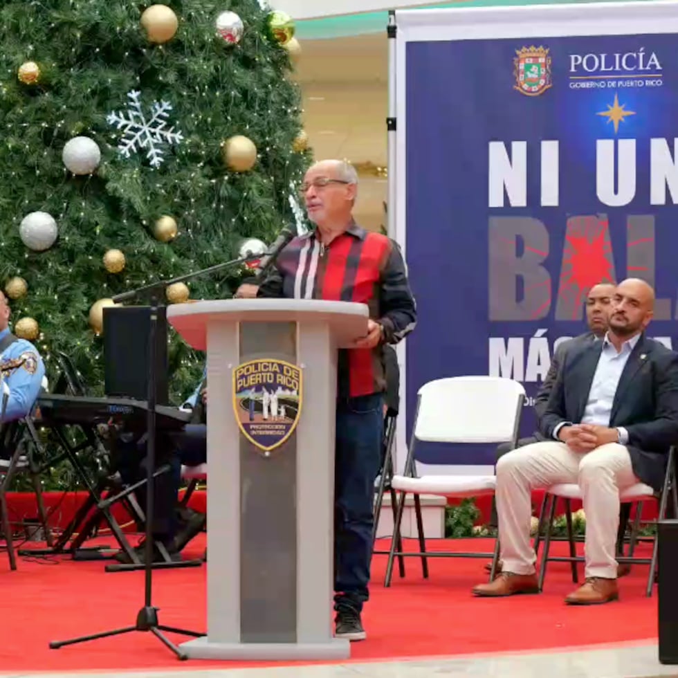 Carlos Negrón Santiago, padre de la adolescente asesinada Karla Michelle en la despedida del 2011, exhortó a que nadie dispare al aire para evitar fatalidades en las festividades navideñas.